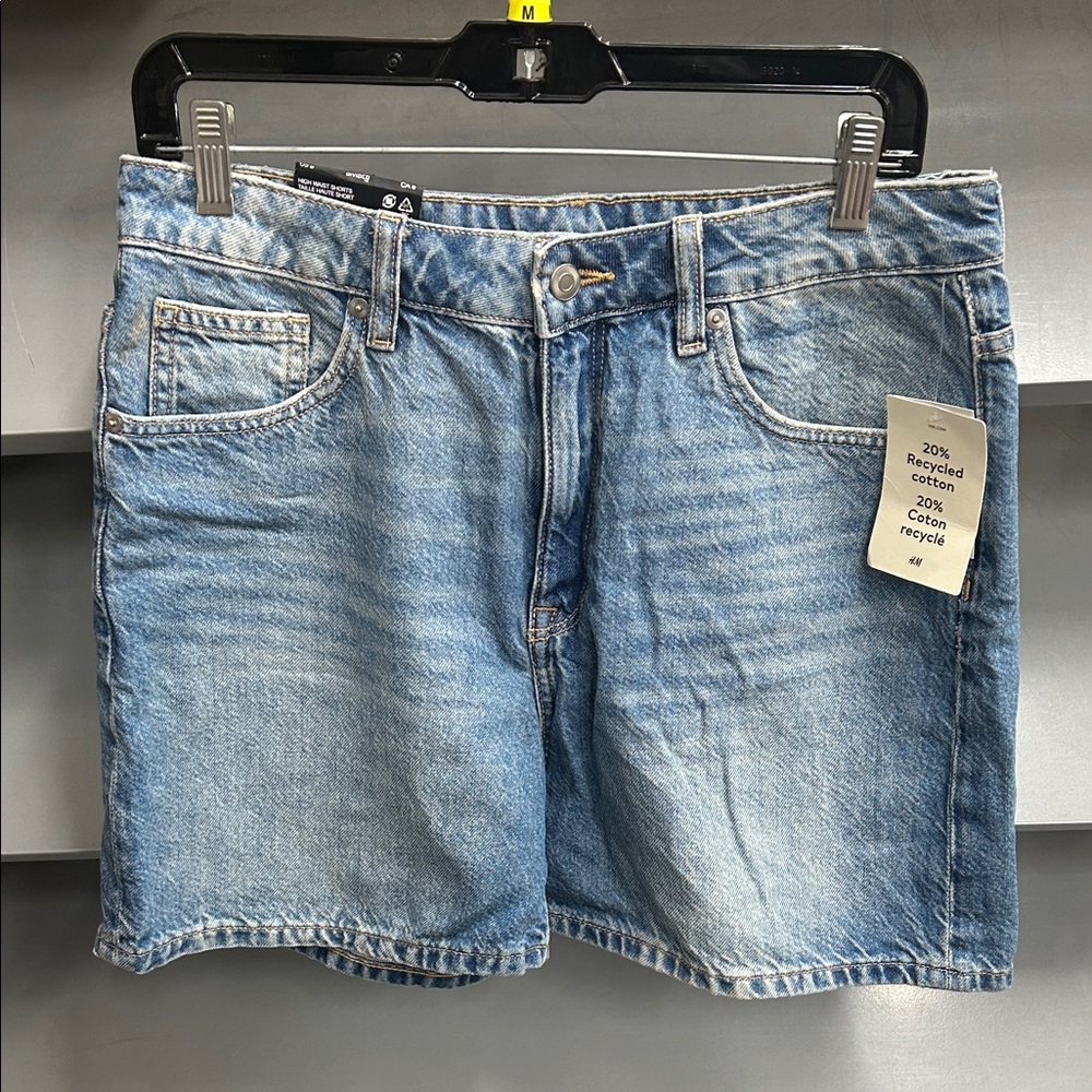 H&M Divided High Waist Denim Shorts Size 8 Light Wash NWT